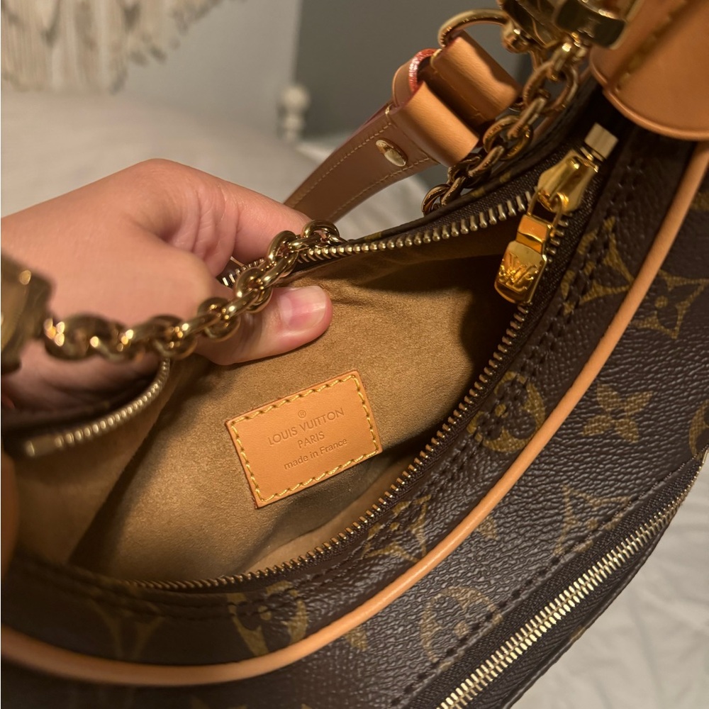 Louis Vuitton Loop Handbag Monogram Canvas - image 5